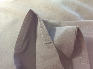 スラックス裾の擦り切れ修理アフター