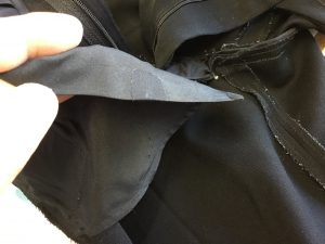 学生ズボン内側ポケットの穴修理アフター