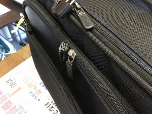 スーツケースのファスナー修理アフター