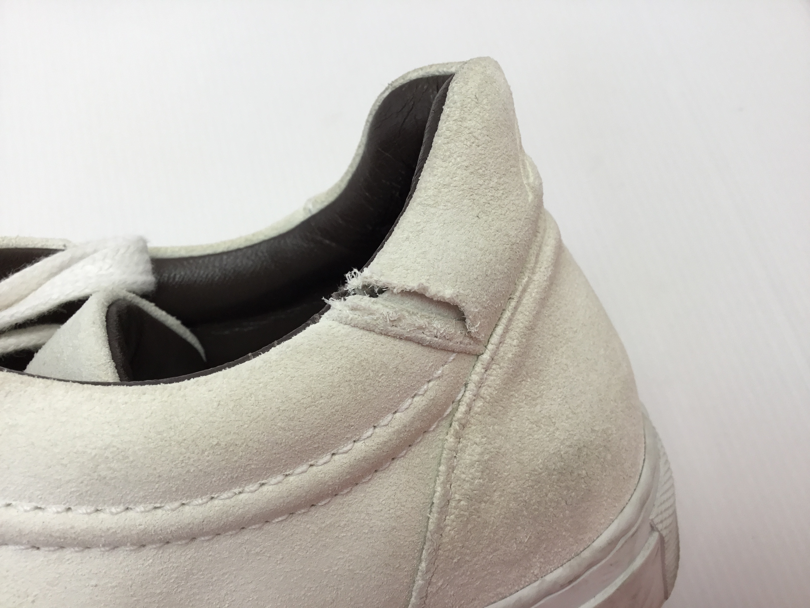 レザースニーカーの破れ直ります Newsun Cleaning Com